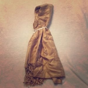 Golden scarf